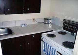 Empire Inn & Suites - Red Deer - 8