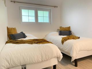 Gîte de charme près du Zoo de Thoiry, jardin clos, tout inclus, wifi, idéal famille. - FR-1-527-6 - 1