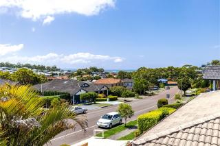 74A Sergeant Baker Drive comfortable duplex with beautiful distant water views - Corlette - 9