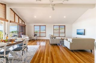 74A Sergeant Baker Drive comfortable duplex with beautiful distant water views - Corlette - 2