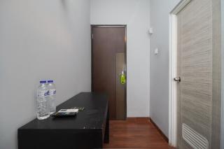 Urbanview Hotel Arafuru Residence Duren Sawit - 3