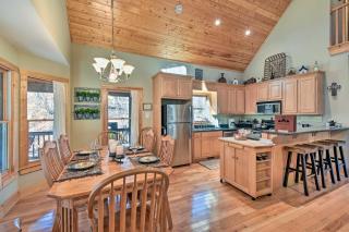 Dahlonega Cabin with Hot Tub, 4 Mi to Downtown! - Dahlonega - 9
