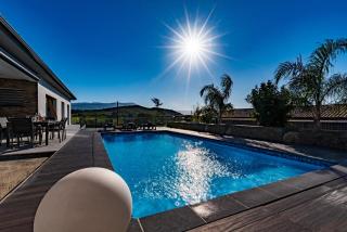 Afa proche Ajaccio, magnifique villa avec piscine privée 8 personnes - Afa - 8