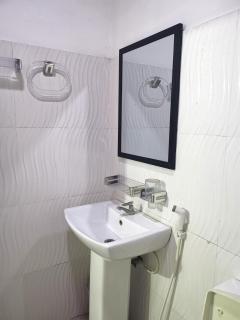 Rea Beach Way Hotel - 1