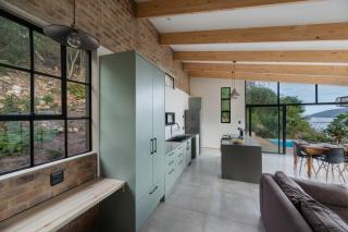 Knysna Lagoon Views in Style with Solar Backup - 5