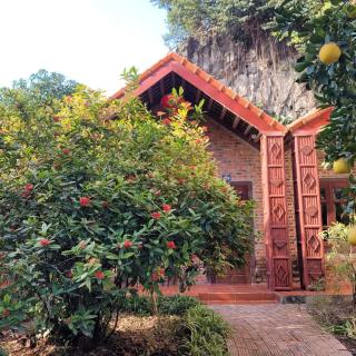 Tam Coc Mountain Lake Homestay - Ninh Binh - 1