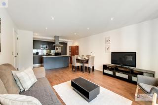 Fully Serviced Two Bed Apartment by ExCeL & O2 - 8