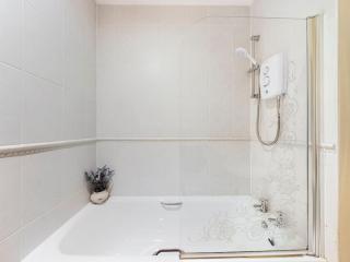 Magnificent 1BDR Apartment in Mersyside - Liverpool - 2