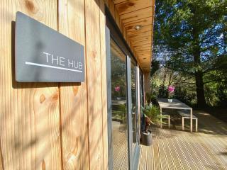 Sunridge Fishing Lodge with Hot Tub & Giant Cinema - Plymouth - 7