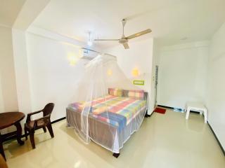 Inu Vicky Beach Hotel - Tangalle - 4