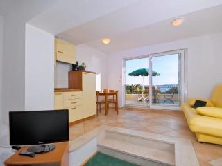 Studio apartment in Brela with a sea view, terrace, air conditioning, WiFi 201-6 - 0