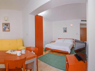 Studio apartment in Brela with a sea view, terrace, air conditioning, WiFi 201-8 - 4