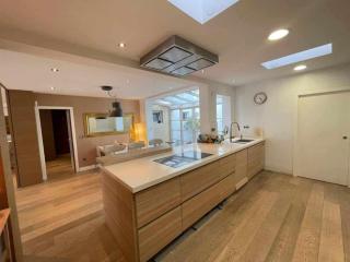 Bonita villa moderna cerca de la playa - Estepona - 8