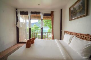 Phi Phi Cozy Seafront Resort - 3