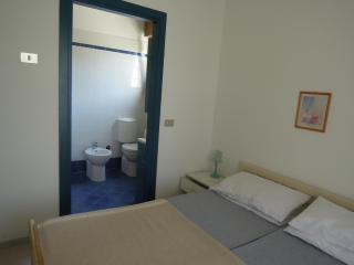 Two-room apartment with balcony and ac - Bibione - 6