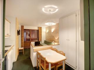 3 pièces 4 pers, ski aux pieds, balcon, parking, proche commerces - FR-1-178-61 - Les Menuires - 4