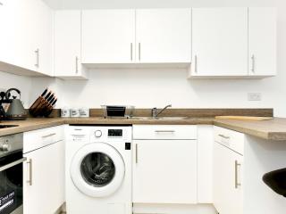 Pass the Keys Sleek 1 Bed Apartment w Parking - Cardiff - 4