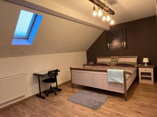 O mansarda intima :) - the intimate attic :) - Bragadiru - 3