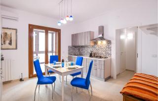 1 Bedroom Cozy Apartment In Siracusa - 9