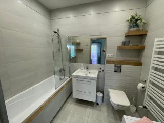 !KOMFORT APARTAMENT KUSTRONIA Garaż Balkon Wanna - Bielsko-Biała - 8