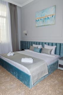 Mount Way Hotel - 4