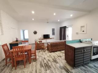 34 Hornbill Street - St Lucia - 1