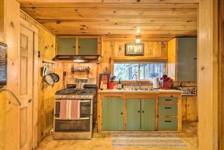 California Retreat with Deck, Fire Pit and Grill! - Long Barn - 4