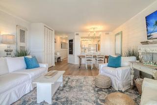 Luxury Seabrook Beachfront w/Spectacular Sunsets - Seabrook Island - 1