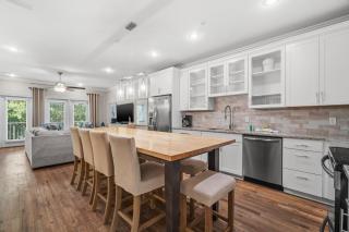 Seaside Villa With Pool And Designer Interior - 1