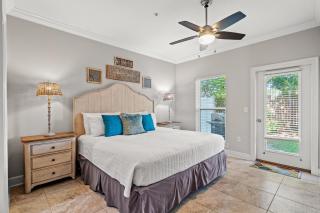 Waterside Villa With Award Winning Design And Pool - 5
