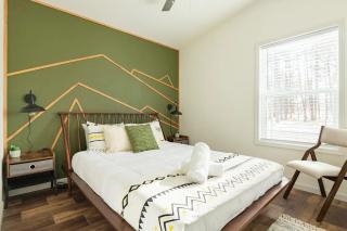 The Secret Mountain Retreat w/ Views + Yard + BBQ - 9