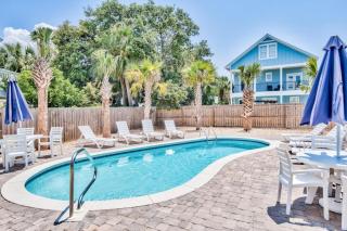 Crystal Gem With Pool And Beach Chair Setup - 2