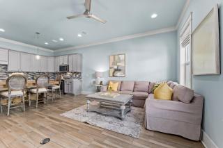 White Coral Chateau With Lsv And Heated Pool - Destin - 2