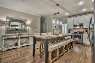 Silverfin Villa With Pool And Designer Interior - 5