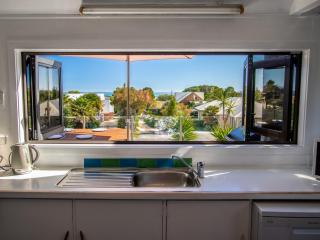 Pohara Beach Escape - Pohara Beach Holiday Home - 8