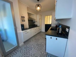 Appartement rénové 85m2, terrasse, parking, face à plage - FR-1-494-149 - Royan - 3