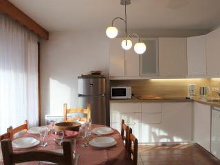 Appartement cosy 2 pièces avec coin nuit, 6 couchages, à 100m des pistes et commerces à Vars - FR-1-330B-207 - 9