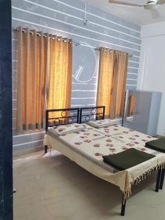 Om Shree Yatri Niwas - Kolhapur - 4
