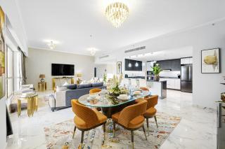 Exquisite 3BR + kids room in JBR w/ Ain Dubai view - 6