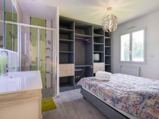 Maison familiale avec jardin clos, 4 pièces, 6 pers, proche plage et commerces, Wifi, parking inclus. - FR-1-477-192 - Locmariaquer - 3