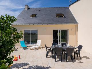 Maison familiale avec jardin clos, 4 pièces, 6 pers, proche plage et commerces, Wifi, parking inclus. - FR-1-477-192 - Locmariaquer - 3