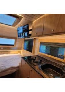 Helios Luxury Caravan's - 9