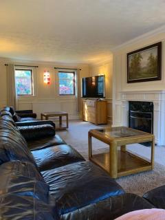 Super King Bed Suite, Executive office, fast WiFi, free parking - 8