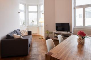 Beautiful Restored - Close To Metro - II - 7