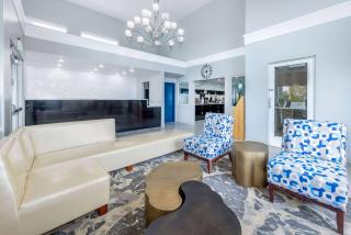 Days Inn by Wyndham Springville - 5