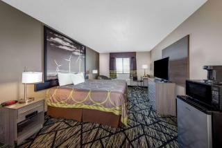 Super 8 by Wyndham Pratt - Pratt - 4