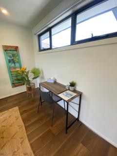 2Bedroom Tranquil Townhouse CLOSE TO CITY & AIRPORT - 2