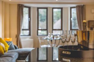 Hidden Gem With Windsor Castle Views & Parking - 9