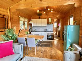 Yealm Cabin Self Catering Log Cabin in Devon with Hot Tub - 3