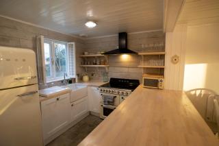 Stunning lodge on the lake - South Cerney - 1